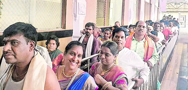 అన్నవరం.. భక్తజన సంద్రం