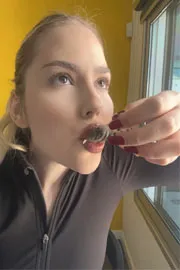 The Woman Who Loves Eating Tea Bags Goes Viral1