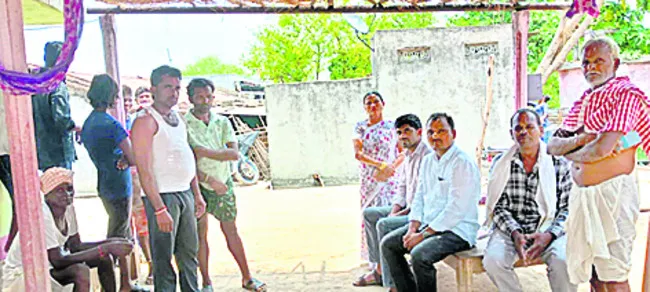 బాల్య వివాహాలను ప్రోత్సహించొద్దు