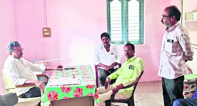సీఈఓపై మొక్కుబడిగా విచారణ!
