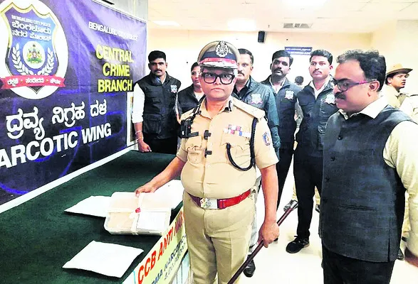 మాదకద్రవ్యాలపై కొరడా 