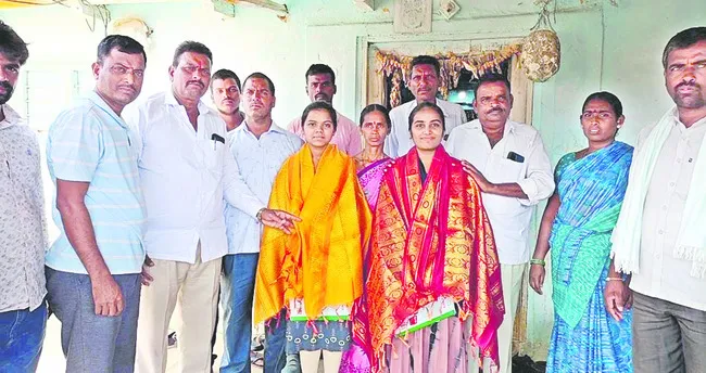 ఏపీ ఈసెట్లో సత్తా చాటిన విద్యార్థినులు
