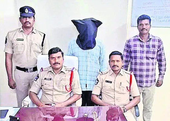 అంతర్రాష్ట్ర దొంగ అరెస్టు