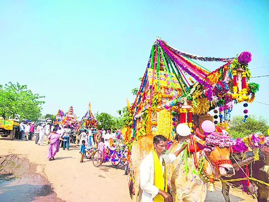 బండ్ల జోరు.. జాతర హోరు