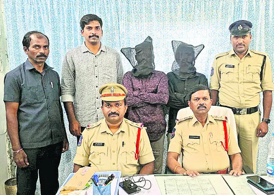 హాయ్.. అయాం పూజ అంటూ టోకరా