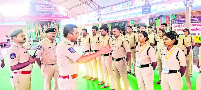 భక్తుల భద్రతకు కట్టుదిట్టమైన చర్యలు