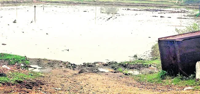 అక్రమ