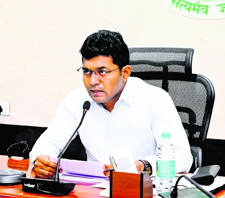 ‘స్వర్ణాంధ్ర, స్వచ్ఛాంధ్ర’ పకడ్బందీగా నిర్వహించాలి