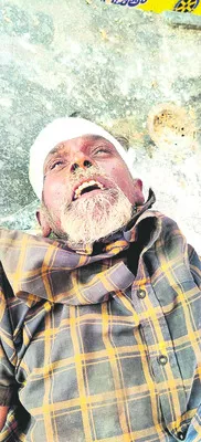 రైలు నుంచి జారి పడి వ్యక్తి మృతి