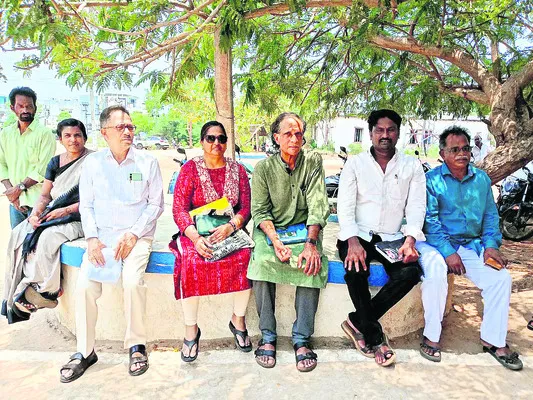 రైతు ఆత్మహత్యలపై చర్యలేవీ..?