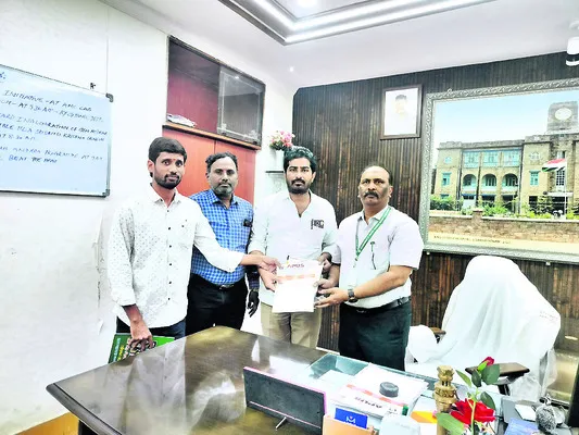 అయ్యవార్లకు తిప్పలు 