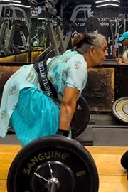 Meet 70 year old  woman who overcame arthritis by exercises in the gym2