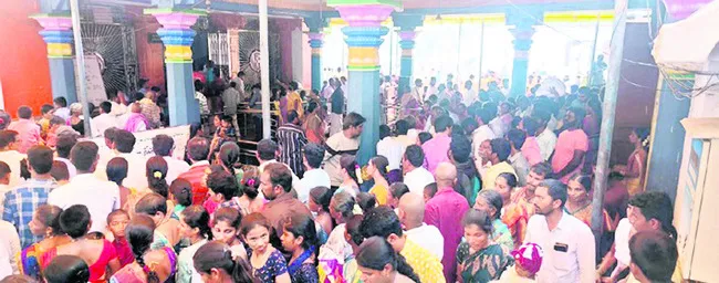 బీచుపల్లి క్షేత్రం.. భక్తజన సంద్రం
