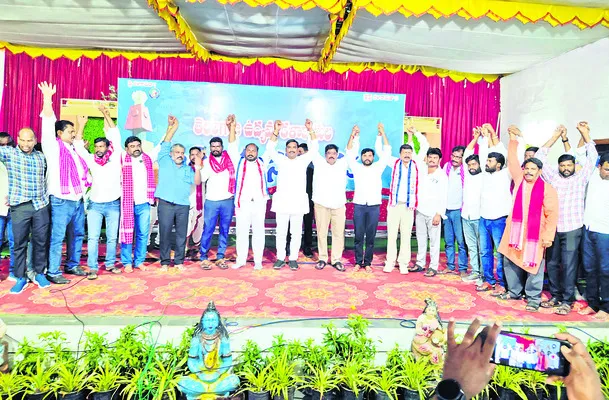 తెలంగాణ ఉద్యమాన్ని రాజేసింది కళాకారులే..