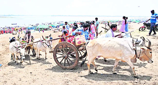 ఎడ్ల బండ్లకు పెరిగిన గిరాకీ