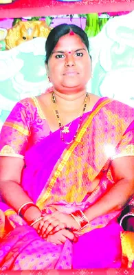 రోడ్డు ప్రమాదంలో మహిళ మృతి