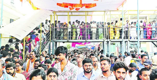 అనాథరక్షకా.. ఆపద్బాంధవా..