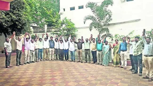 ఉపాధ్యాయుల పోరుబాట 