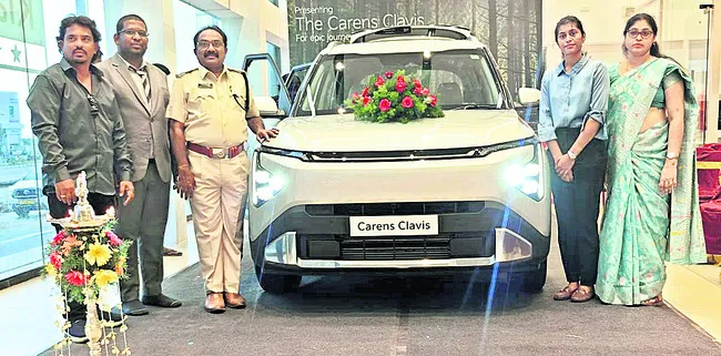 మార్కెట్లోకి ‘కియా కారెన్స్’