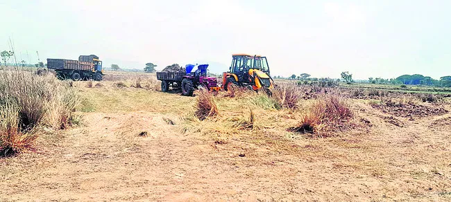 చెలరేగిపోతున్న.. మట్టి మాఫియా 