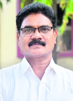 ● ఐపీ మైదానానికి టెండర్ల భయం ● ప్రభుత్వ ఆస్తులపై ప్రైవే