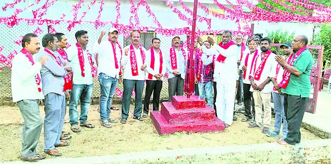 పోరాటాలతోనే గుర్తింపు
