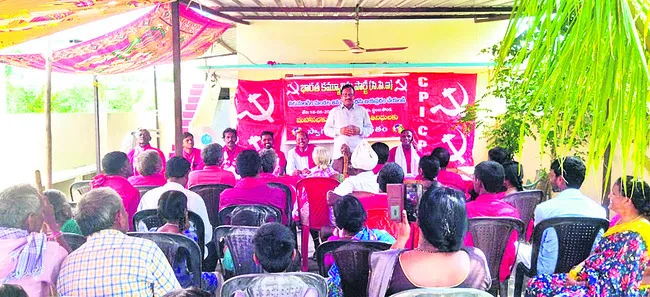 షరతులు లేకుండా రుణాలు మంజూరు చేయాలి