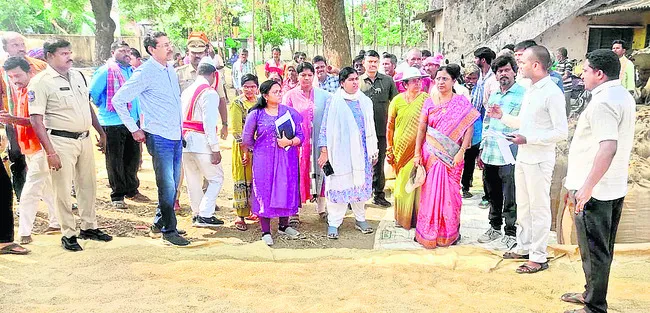 ధాన్యం కొనుగోళ్లలో జాప్యం వద్దు
