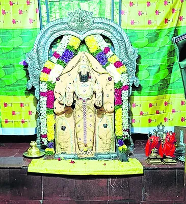 శ్రీమన్నారాయణుడికి చందనోత్సవం