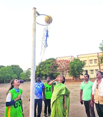 సమ్మర్ క్యాంపులు సద్వినియోగం చేసుకోవాలి