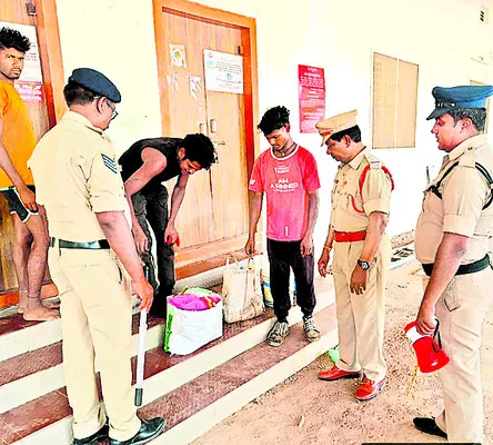 డివిజన్‌ పరిధిలో పళ్లు రైళ్లు రద్దు 