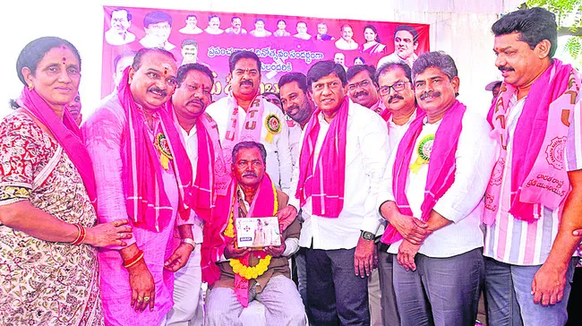 ‘వర్కర్లను ఓనర్లు’గా మార్చాలి