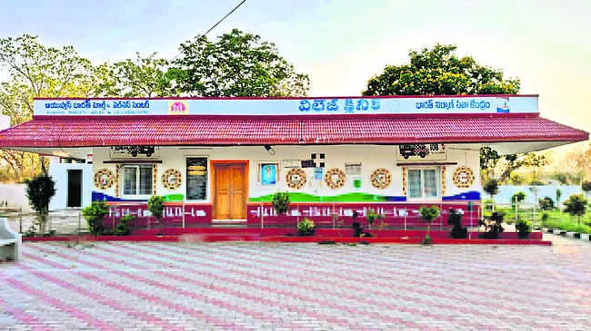 పల్లె వైద్యానికి తాళం