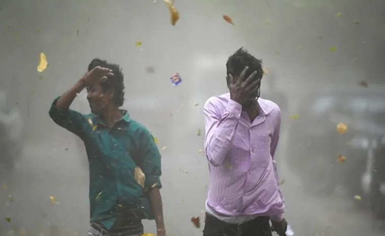 Heavy Rain, Dust Storm In Delhi NCR1