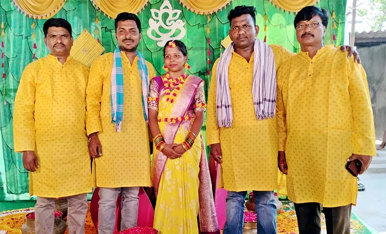 ఆకట్టుకున్న మానస హల్దీ వేడుకలు