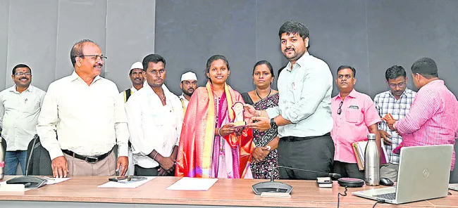 పరీక్షలు పకడ్బందీగా నిర్వహించాలి