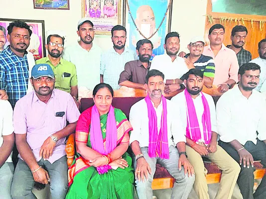 ఆరోపణలు వద్దు.. అభివృద్ధి చేసుకుందాం