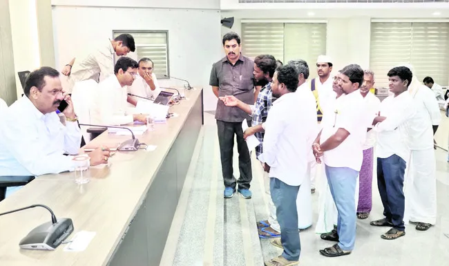 ప్రజావాణి ఫిర్యాదులు సత్వరం పరిష్కరించాలి