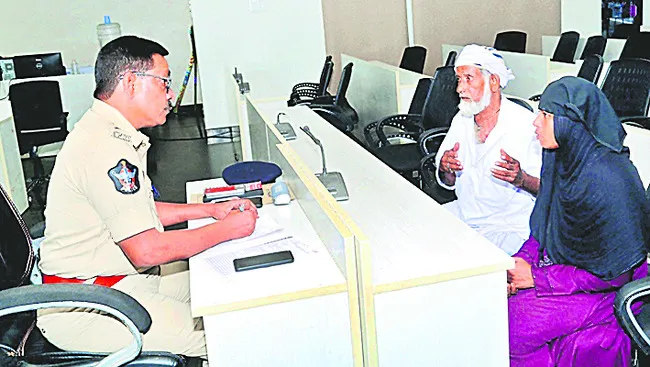 ఉద్యోగాల పేరిట మోసం