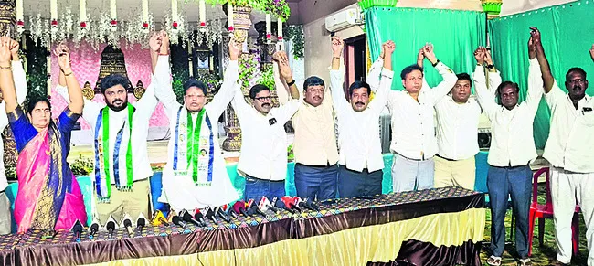 స్టీల్‌ప్లాంట్‌ సమ్మెకు వైఎస్సార్‌ సీపీ మద్దతు 