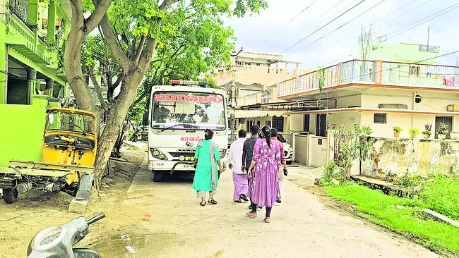 కుప్పంలో తమిళ పోలీసుల హల్‌చల్‌ 