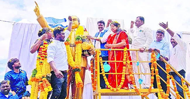 దళిత వాడలను పంచాయతీలు చేయాలి 