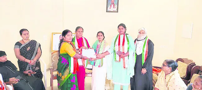 పార్టీని బలోపేతం చేయాలి