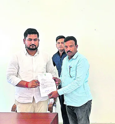 మైదానం అభివృద్ధికి వినతి