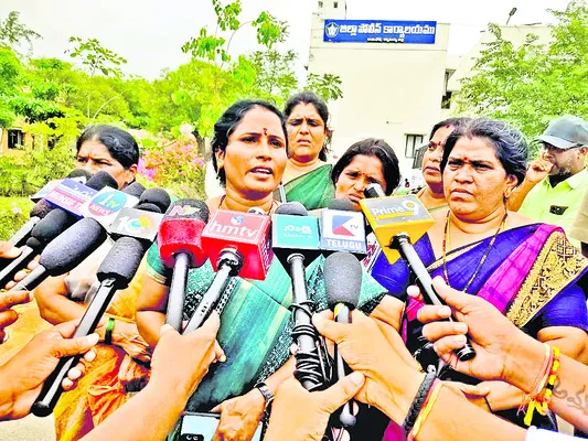 అప్పు తీర్చమంటే బెదిరిస్తున్నారు