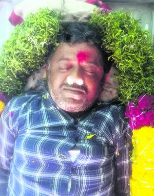 జిల్లా ఆస్పత్రిలో గుర్తు తెలియని వ్యక్తి మృతి