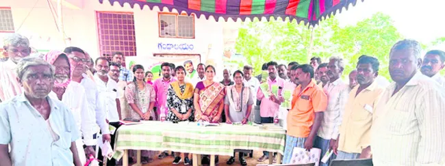రైతు ముంగిట్లో వ్యవసాయ శాస్త్రవేత్తలు