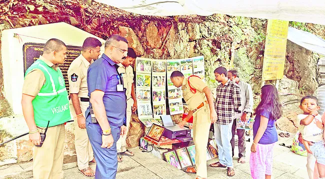 అనధికార వ్యక్తులు తిరుమల ఖాళీ చేయాల్సిందే 