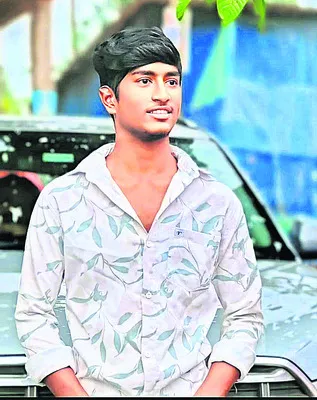 కంప్యూటర్ కోర్సుకు వెళ్లి వస్తుండగా..