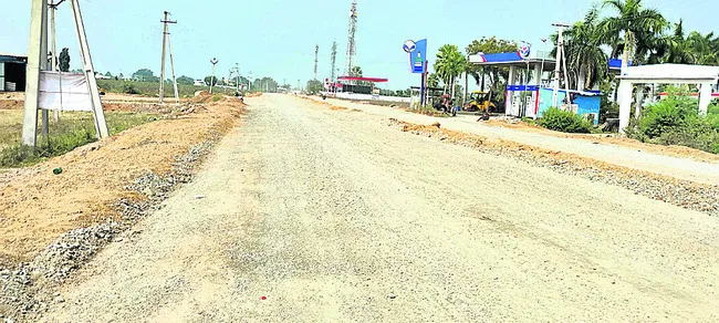ఏడేళ్లుగా రోడ్డు కష్టాలు